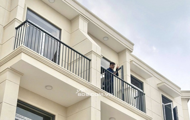 Chỉ 11 tỷ sở hữu CH 120m2 view sông chuẩn 5 sao tại Noble Crystal Riverside